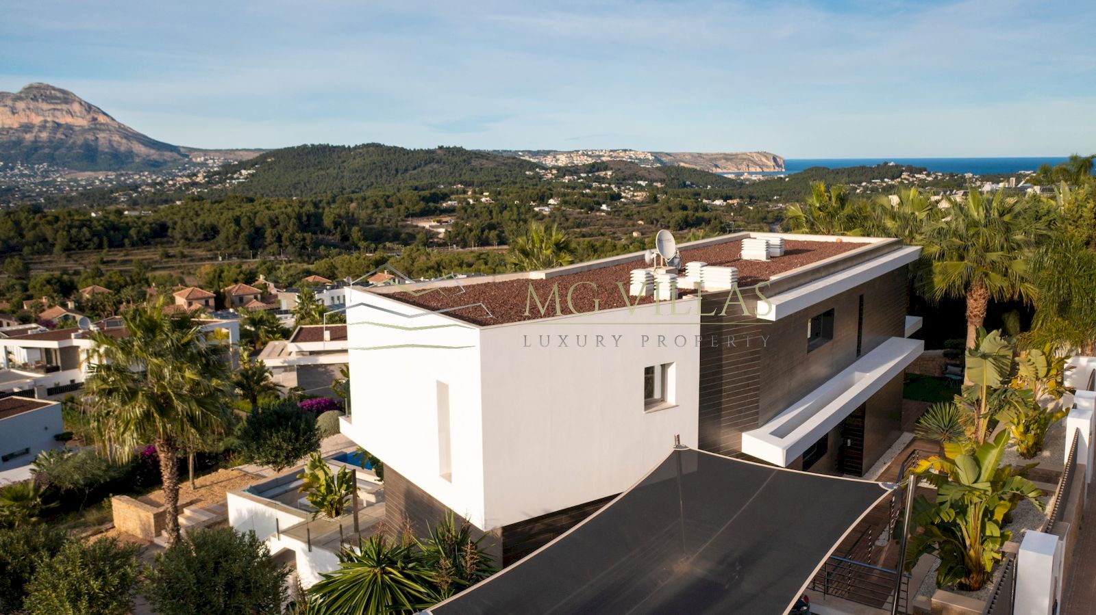 Villa Moderna a la venta con vista al mar en Javea
