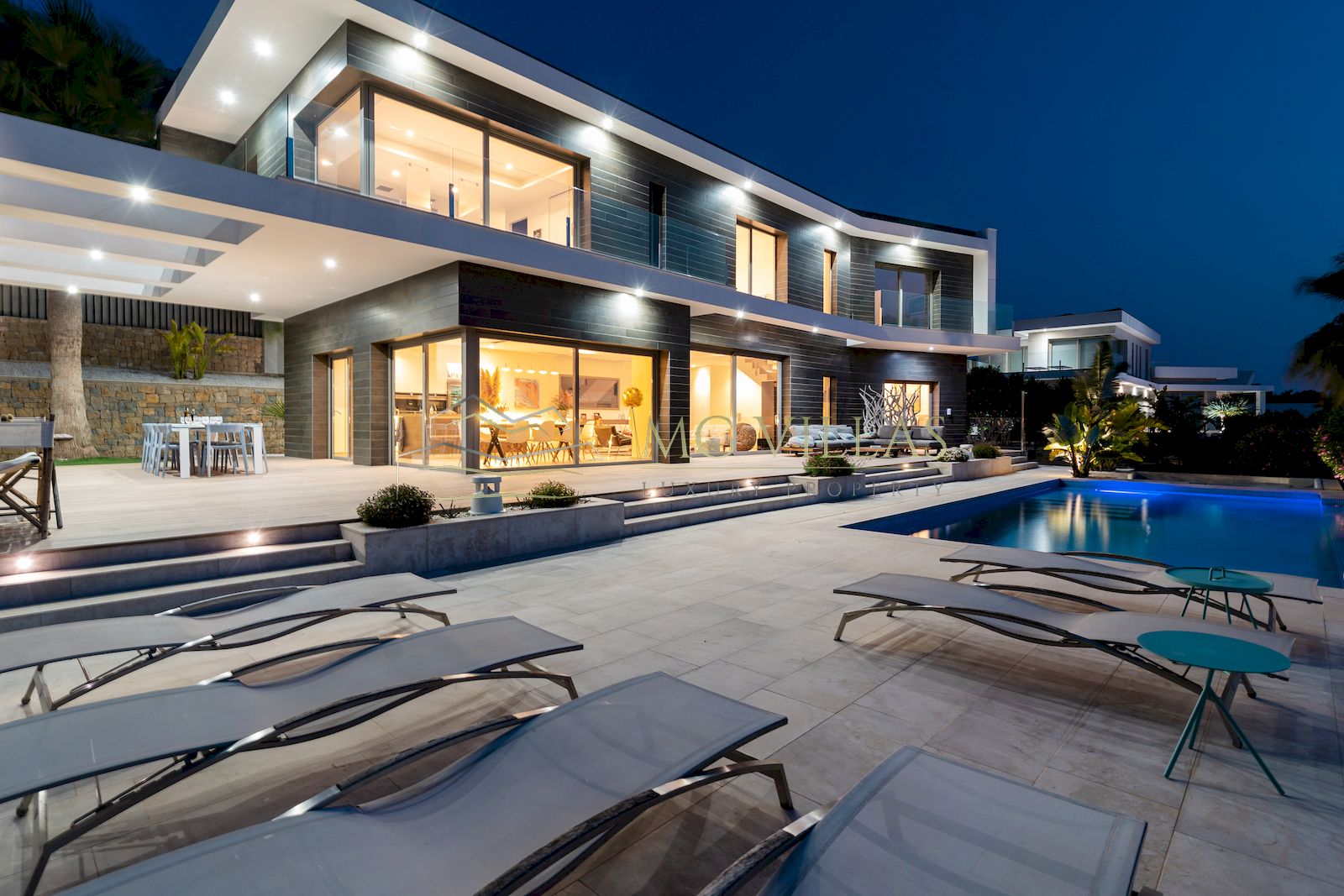 Villa Moderna a la venta con vista al mar en Javea
