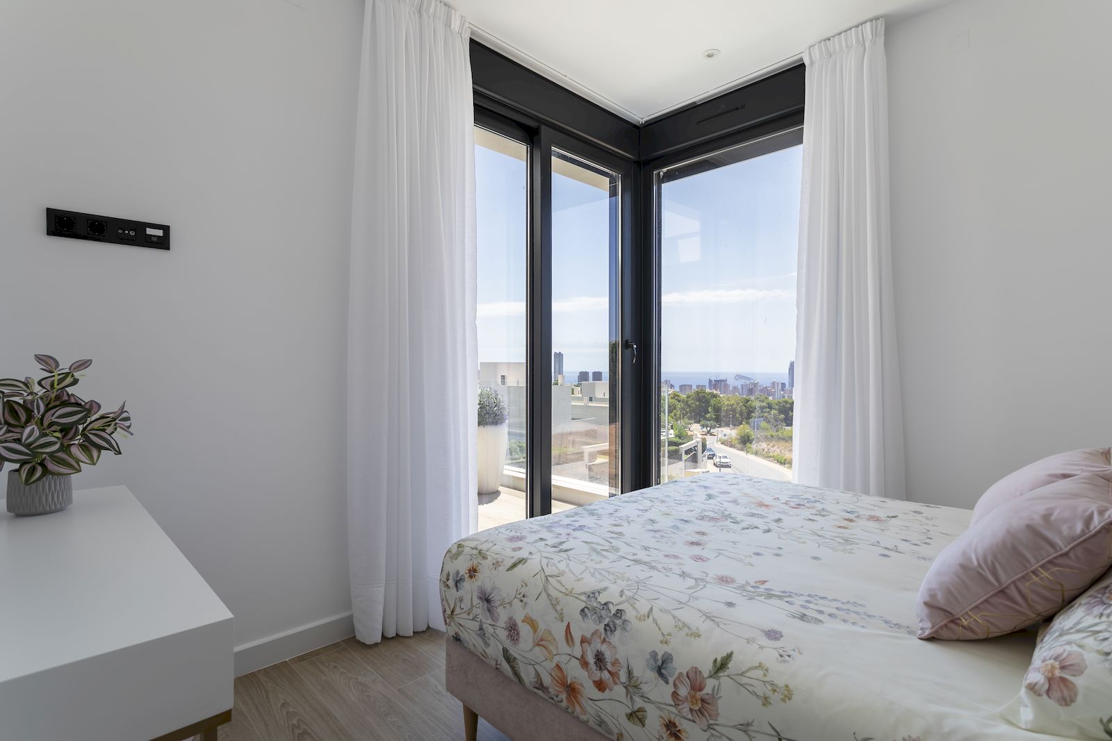 Villa de Obra Nueva de estilo moderno a la venta en Benidorm - Costa Blanca