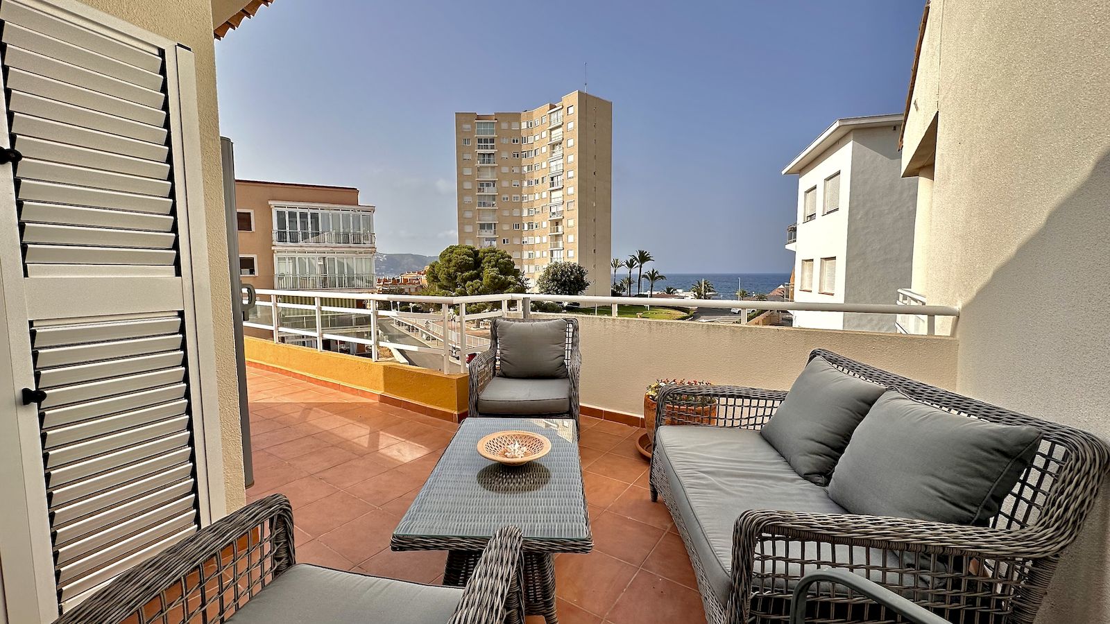 Apartamento Atico Duplex a la Venta con vista parcial al mar en Playa del Arenal - Javea